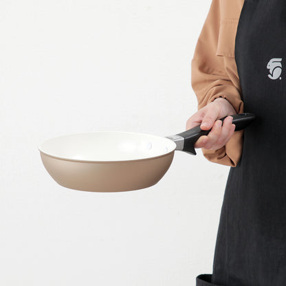 京セラ セラブリッドフライパン シャンパンゴールド