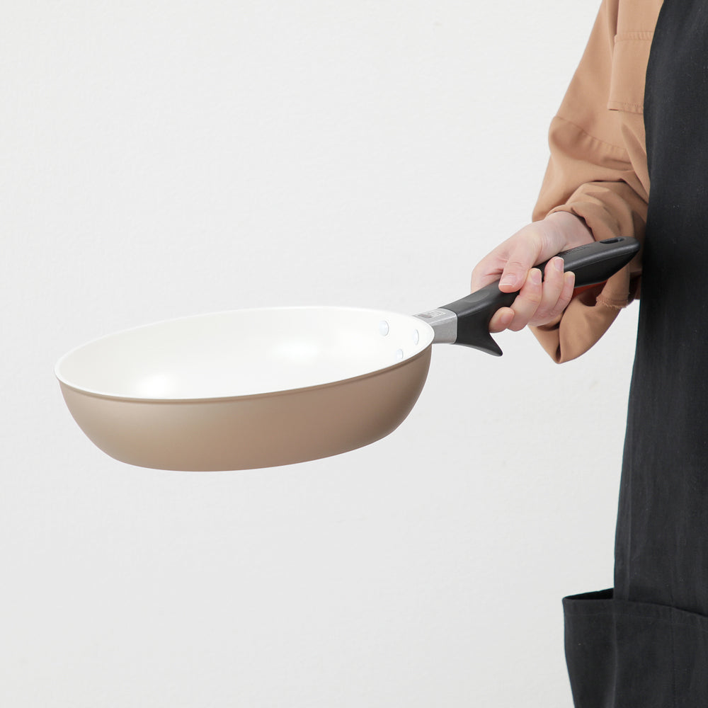 京セラ セラブリッドフライパン シャンパンゴールド