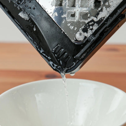 大根おろし器 水切り付き おろし金 日本製 プロおろしX【NEWモデル】 おろしやすい 大根おろし 和田商店 底面に滑り止めゴムあり キッチン用品 調理器具 キッチン雑貨 後継品 新潟 燕三条製 TV紹介 ヒルナンデス プロオロシ ぷろおろし