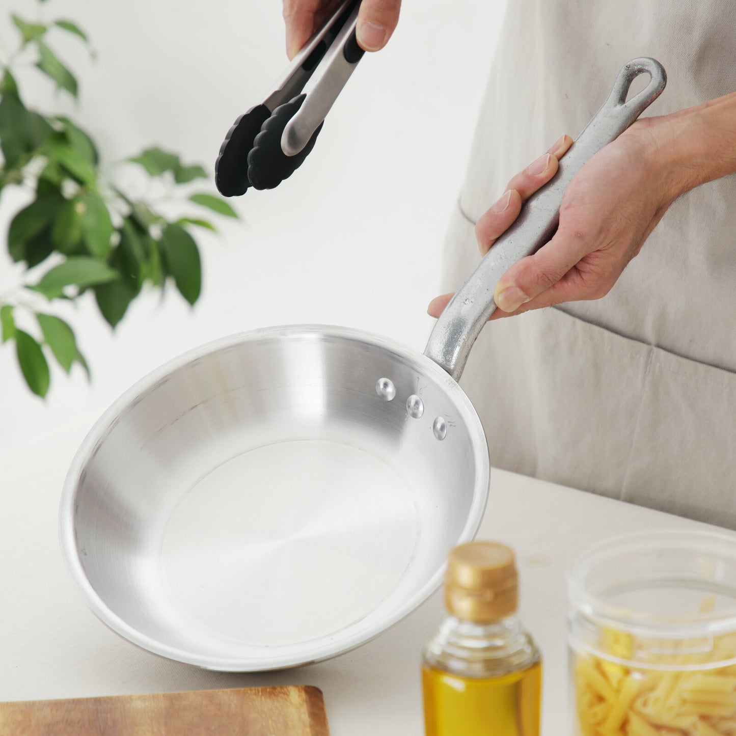 中村銅器製作所 アルミフライパン 鐵兎堂ブラシセット 【選べる2サイズ＆ゴムヘラ付】 日本製 プロ仕様 パスタ イタリアン