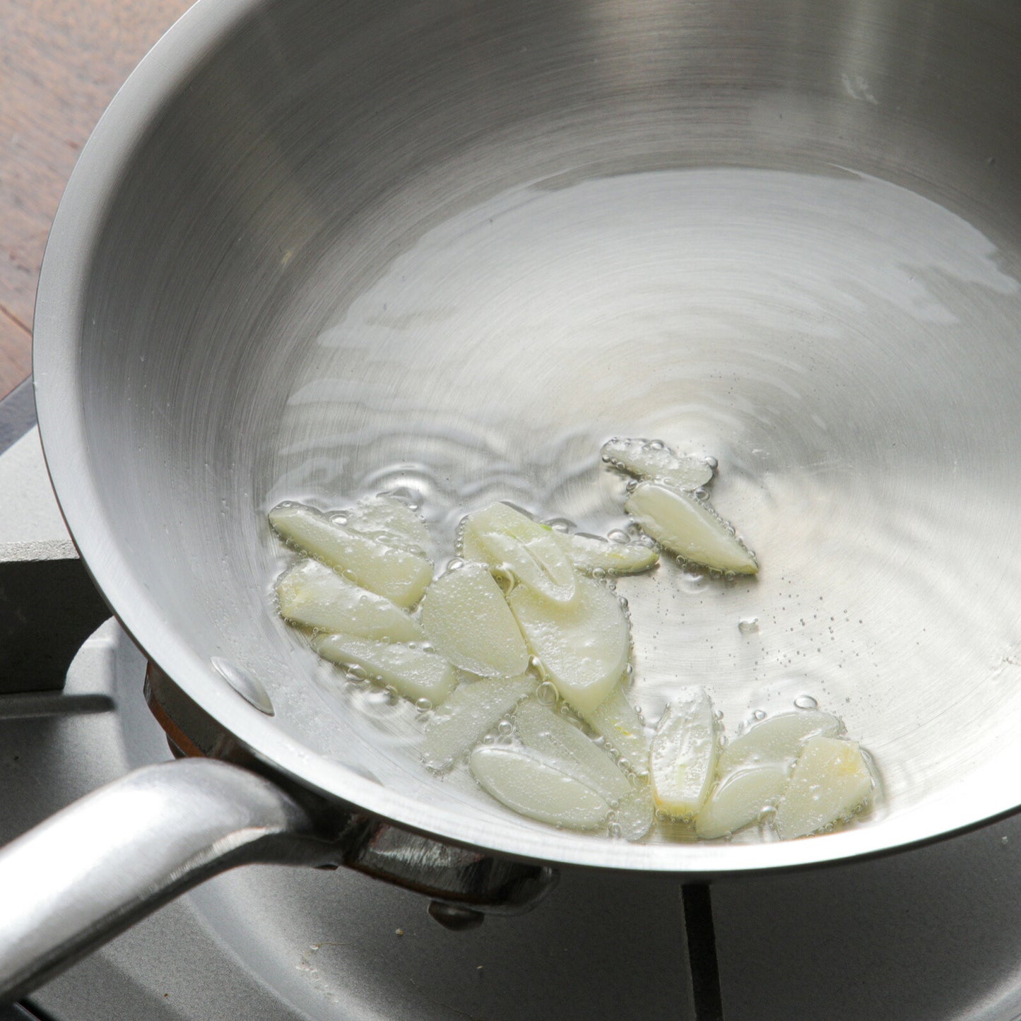 中村銅器製作所 アルミフライパン 鐵兎堂ブラシセット 【選べる2サイズ＆ゴムヘラ付】 日本製 プロ仕様 パスタ イタリアン